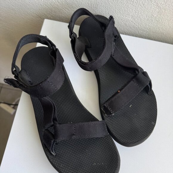 Teva Black Strappy Sport Sandals – Women’s Size 7– - Picture 2 of 8